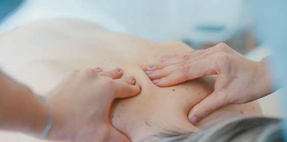 Trattamento manuale sulla schiena